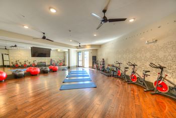 Yoga_cross training studio